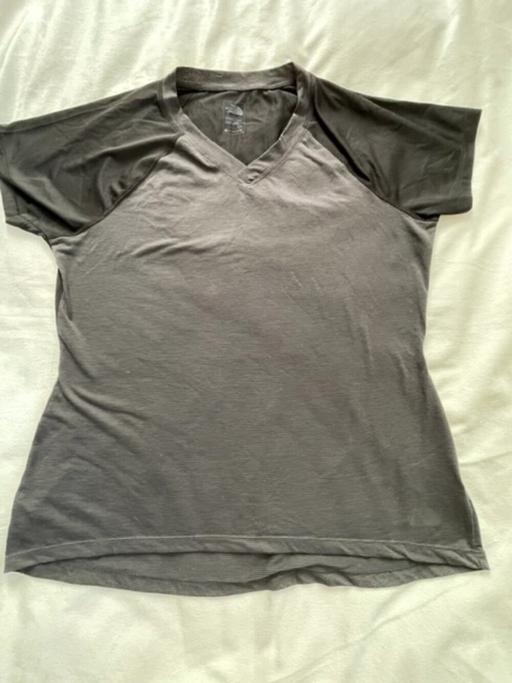 The North Face Women's FlashDry V-Neck Activewear Sweatshirt, Gray, Size L
